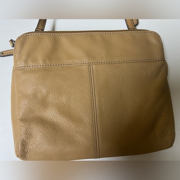 TIGNANELLO TAN LEATHER CROSSBODY BAG
9”x 8” STRIPED INTERIOR LINING - Picture 7 of 7